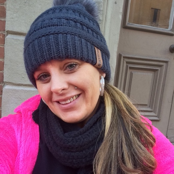 Meet your Posher, Erica - Picture 1 of 5